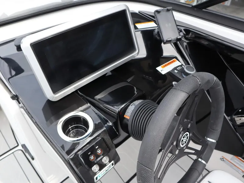 Slide: The Image of Yamaha 252XE 2025 - 19