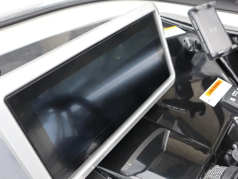 Slide: The Image of Yamaha 252XE 2025 - 23