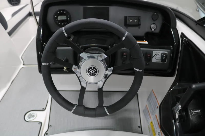 Slide: The Image of Yamaha AR195 2025 - 17