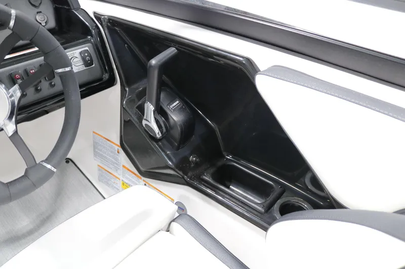 Slide: The Image of Yamaha AR195 2025 - 19