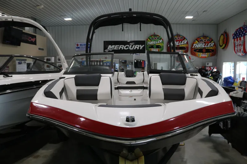 Slide: The Image of Yamaha AR195 2025 - 3