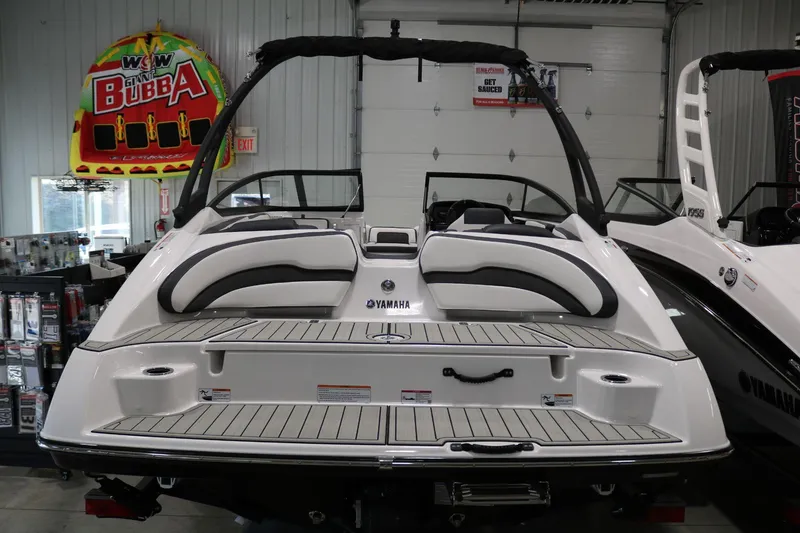 Slide: The Image of Yamaha AR195 2025 - 5