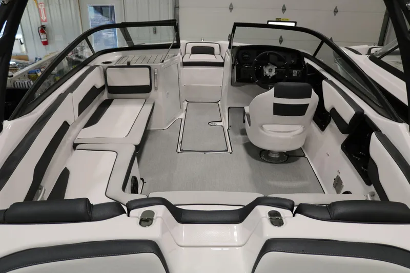 Slide: The Image of Yamaha AR195 2025 - 7