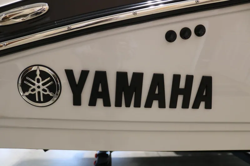Slide: The Image of 2025 Yamaha Boats 195S logo on boat exterior. - 30