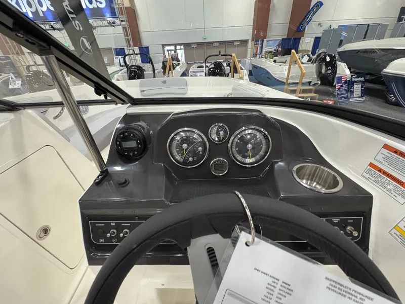 Slide: The Image of Bayliner VR4 Bowrider OB 2025 - 27