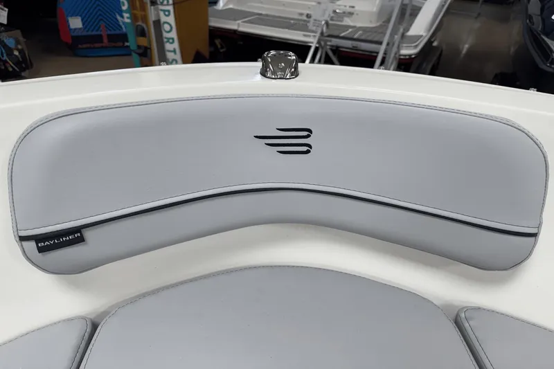 Slide: The Image of Bayliner VR4 Bowrider OB 2025 - 4