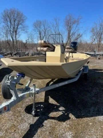 Slide: The Image of Lowe Roughneck RX1870 Pathfinder 2025 - 1