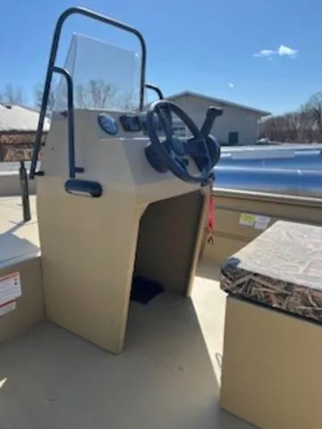 Slide: The Image of Lowe Roughneck RX1870 Pathfinder 2025 - 5