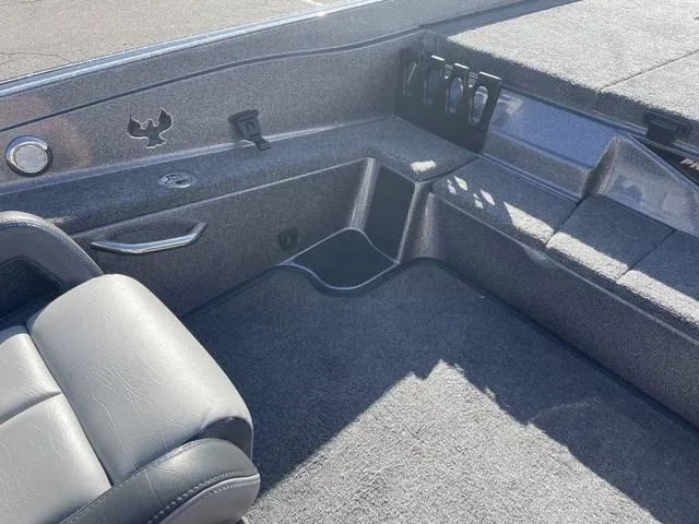 Slide: The Image of Phoenix Bass Boat 721 ZXL 2025 - 13