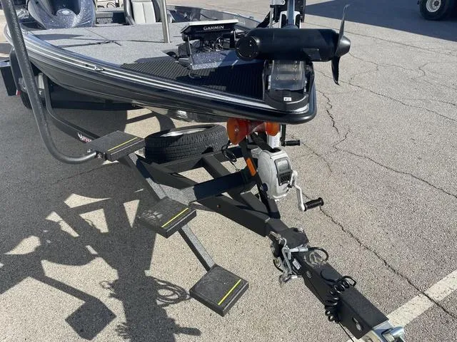 Slide: The Image of Phoenix Bass Boat 721 ZXL 2025 - 6