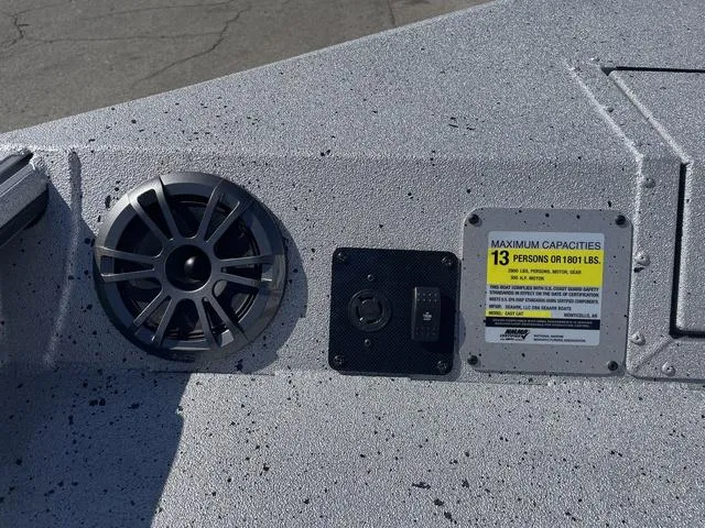 Slide: The Image of SeaArk Easy cat 2025 - 10