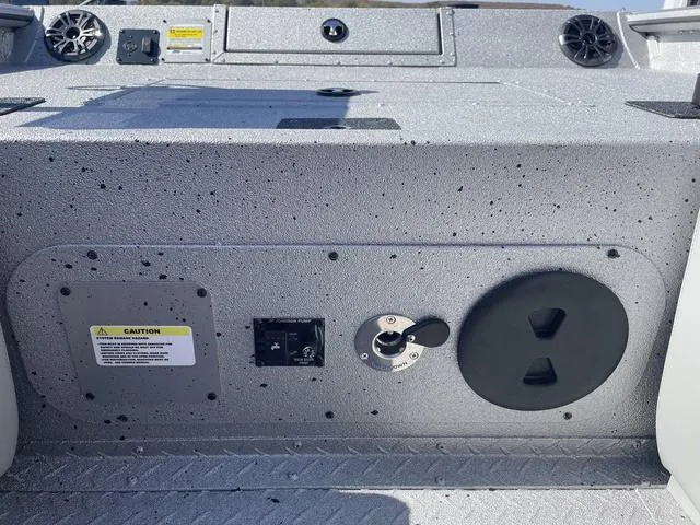 Slide: The Image of SeaArk Easy cat 2025 - 11