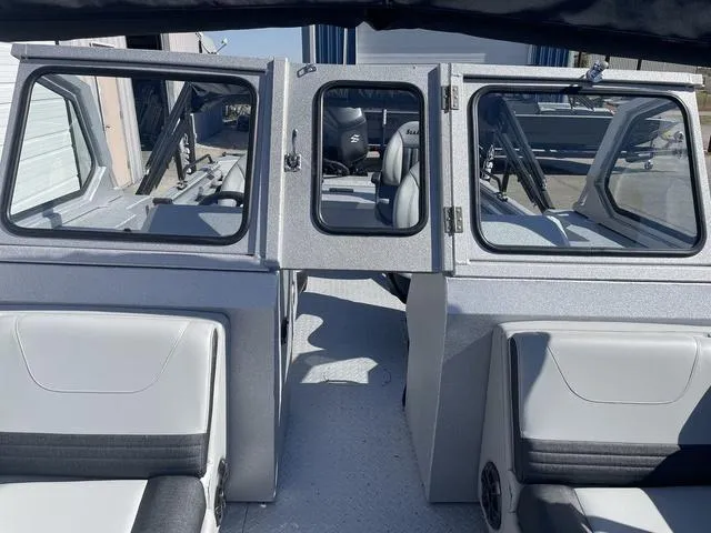 Slide: The Image of SeaArk Easy cat 2025 - 12