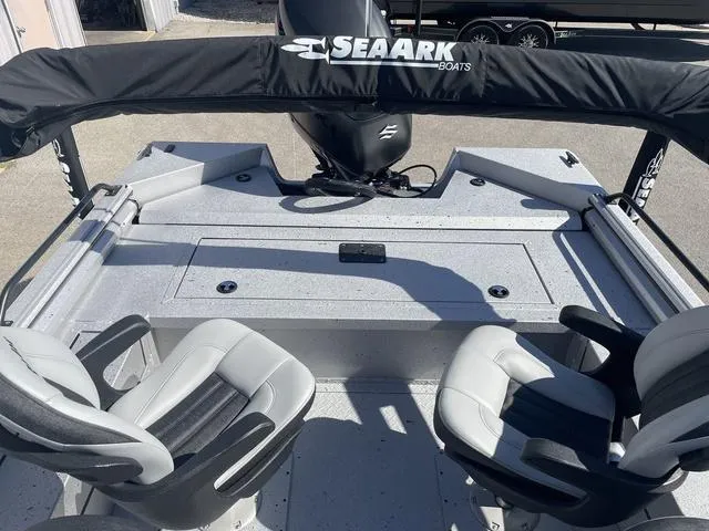 Slide: The Image of SeaArk Easy cat 2025 - 20