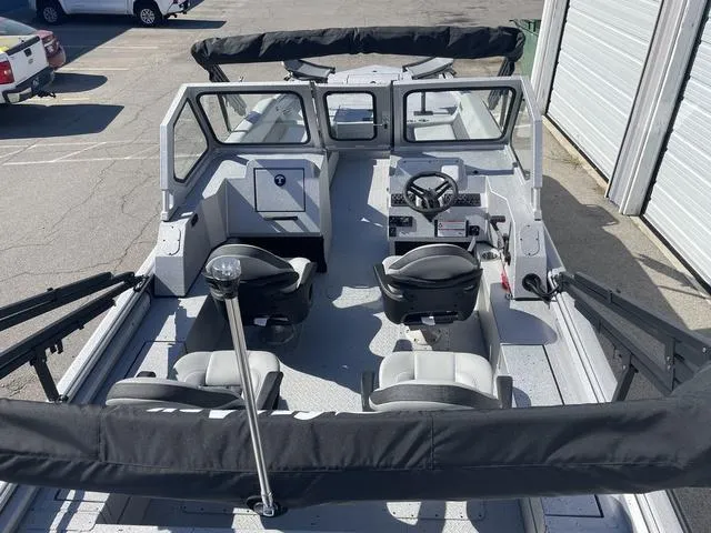 Slide: The Image of SeaArk Easy cat 2025 - 22