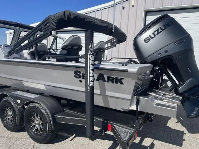 Slide: The Image of SeaArk Easy cat 2025 - 4