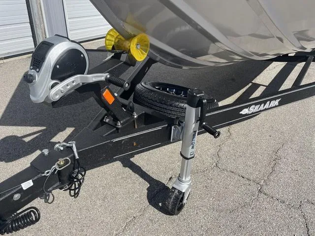 Slide: The Image of SeaArk Easy cat 2025 - 6