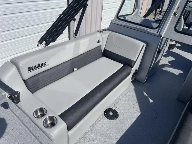 Slide: The Image of SeaArk Easy cat 2025 - 8