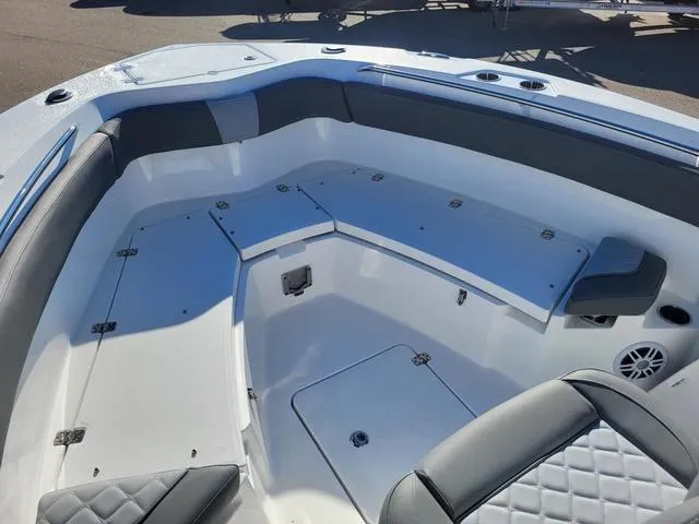 Slide: The Image of NauticStar 222 Offshore 2025 - 15