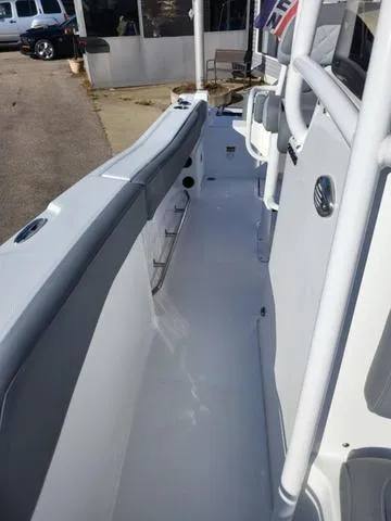 Slide: The Image of NauticStar 222 Offshore 2025 - 23