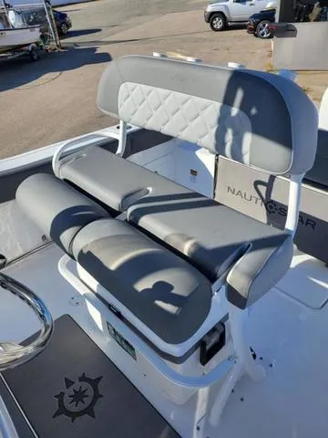 Slide: The Image of NauticStar 222 Offshore 2025 - 29