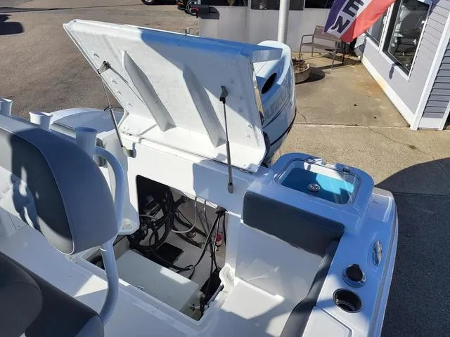 Slide: The Image of NauticStar 222 Offshore 2025 - 39