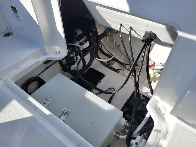 Slide: The Image of NauticStar 222 Offshore 2025 - 41