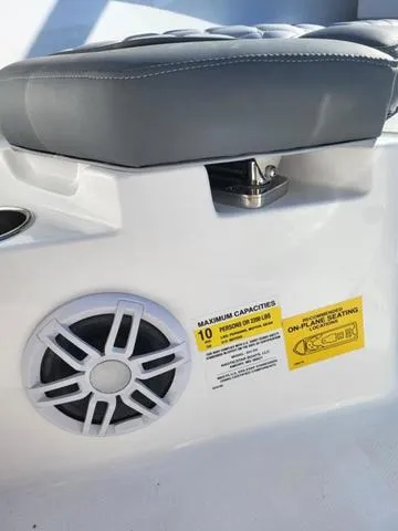 Slide: The Image of NauticStar 222 Offshore 2025 - 45