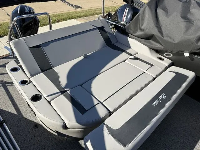 Slide: The Image of Barletta Aria A24UC 2025 - 12