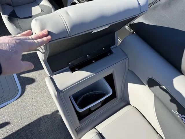 Slide: The Image of Barletta Aria A24UC 2025 - 16