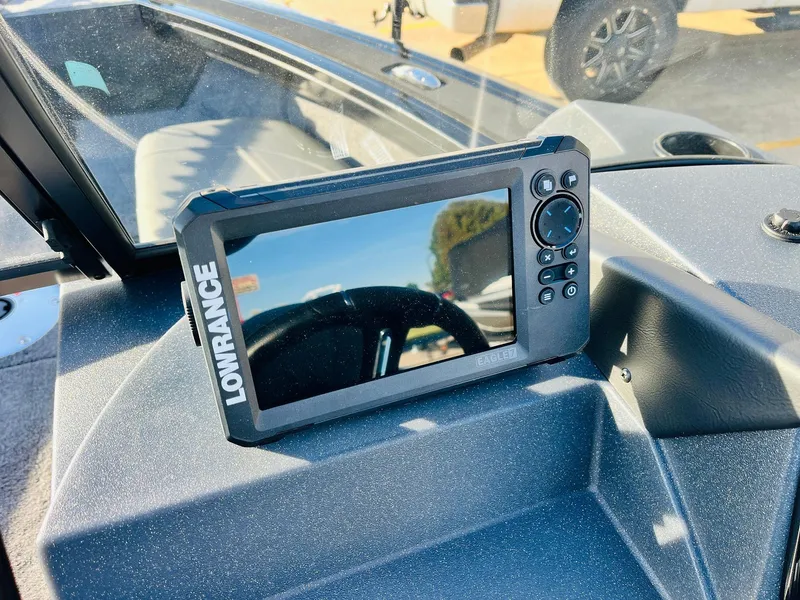 Slide: The Image of Lowrance fish finder on 2025 Tracker Targa V-18 Combo boat dashboard. - 28