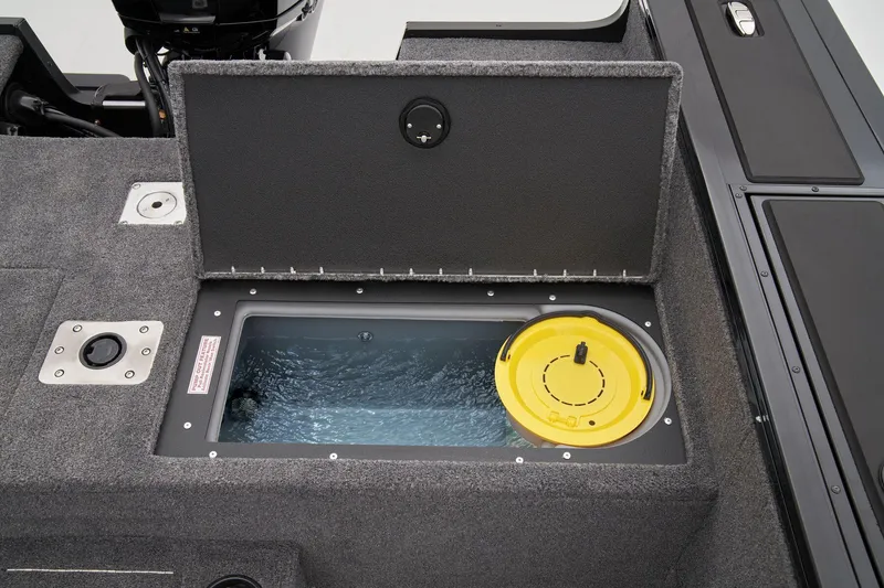Slide: The Image of Tracker Targa V-18 WT 2025 - 57