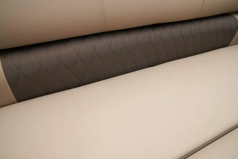 Slide: The Image of Sun Tracker Fishin' Barge 22 DLX 2025 - 58