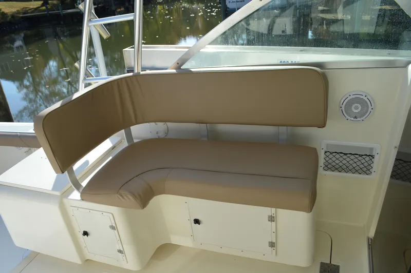 Slide: The Image of Pursuit 3000 Express - L-Shaped Settee - 25