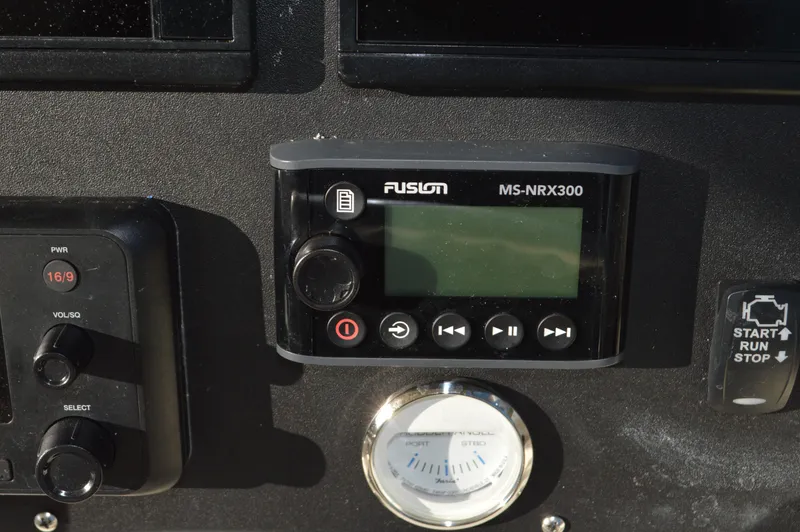 Slide: The Image of Pursuit 3000 Express - Electronics (2) - 30