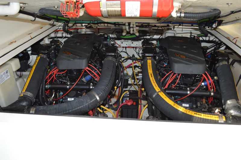 Slide: The Image of Pursuit 3000 Express - Engines - 33