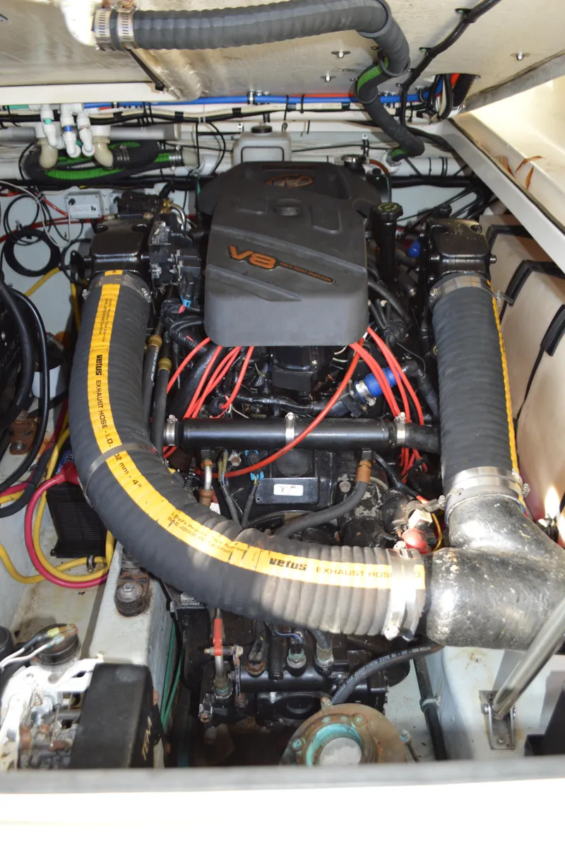 Slide: The Image of Pursuit 3000 Express - Stbd. Engine - 34