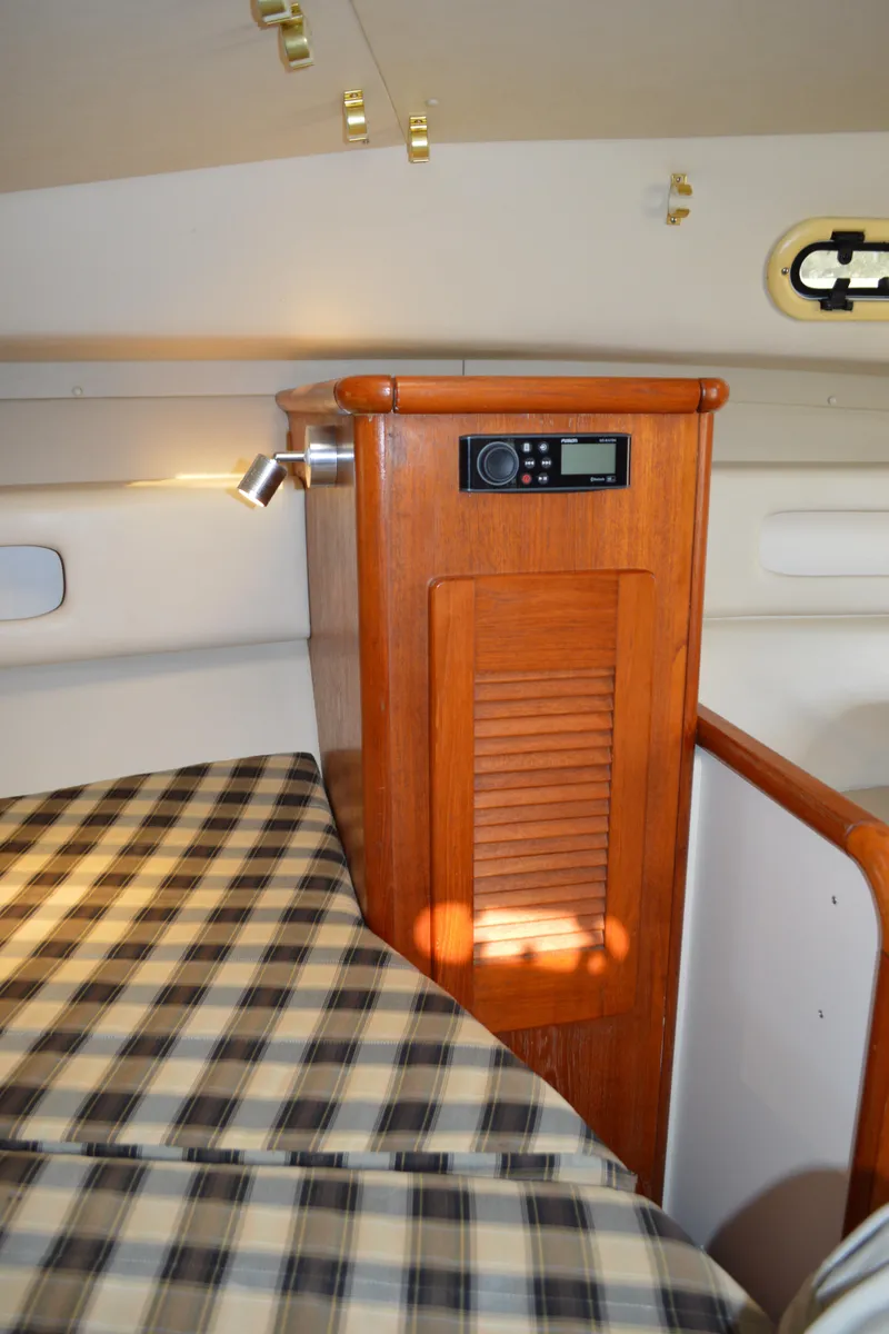 Slide: The Image of Pursuit 3000 Express - Storage - 40