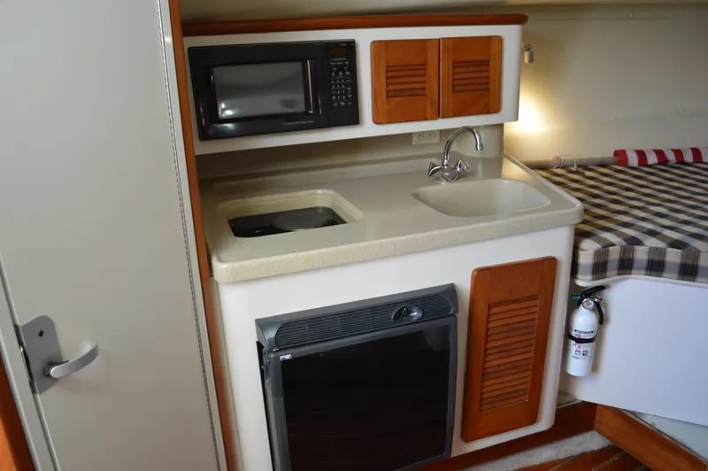 Slide: The Image of Pursuit 3000 Express - Galley (3) - 45