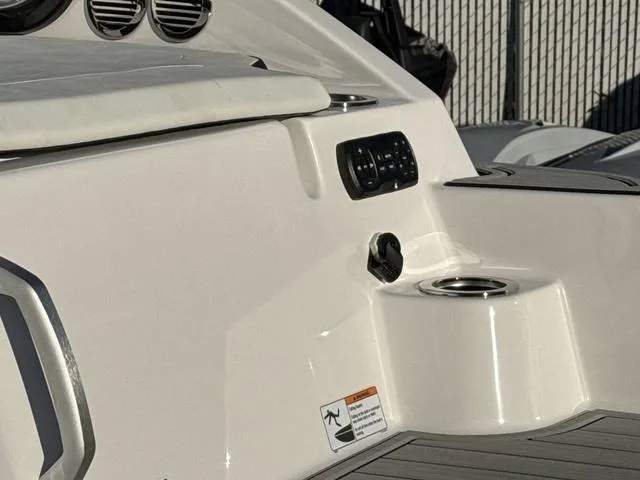 Slide: The Image of Yamaha 222S-WHITE-GALVANIZED 2025 - 19