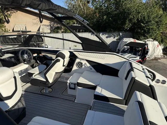 Slide: The Image of Yamaha 222S-WHITE-GALVANIZED 2025 - 20