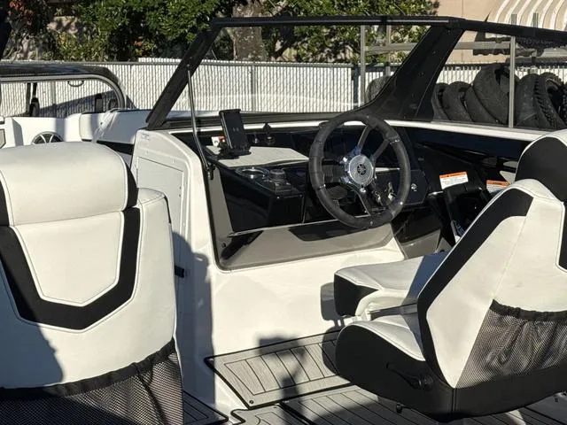 Slide: The Image of Yamaha 222S-WHITE-GALVANIZED 2025 - 22