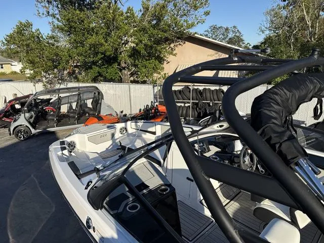 Slide: The Image of Yamaha 222S-WHITE-GALVANIZED 2025 - 24