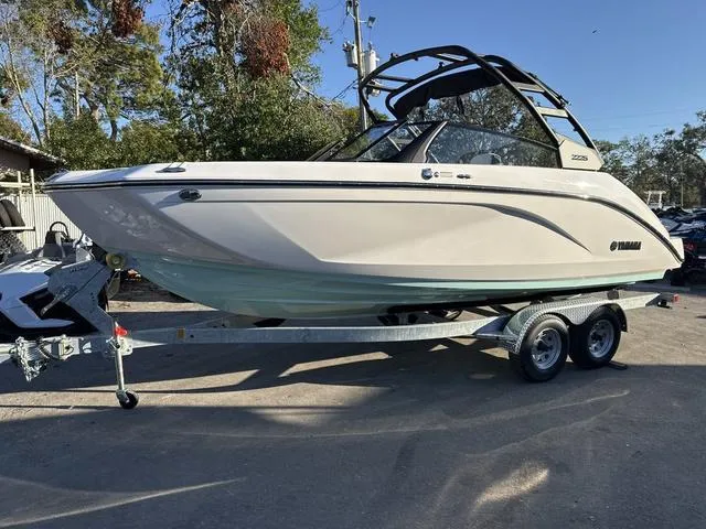 Slide: The Image of Yamaha 222S-WHITE-GALVANIZED 2025 - 4