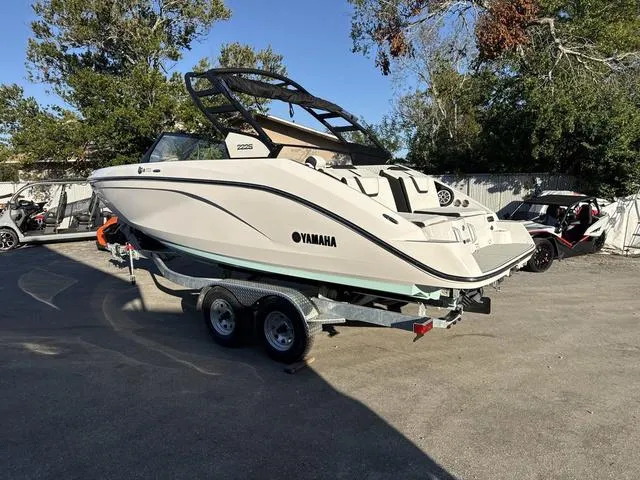 Slide: The Image of Yamaha 222S-WHITE-GALVANIZED 2025 - 6