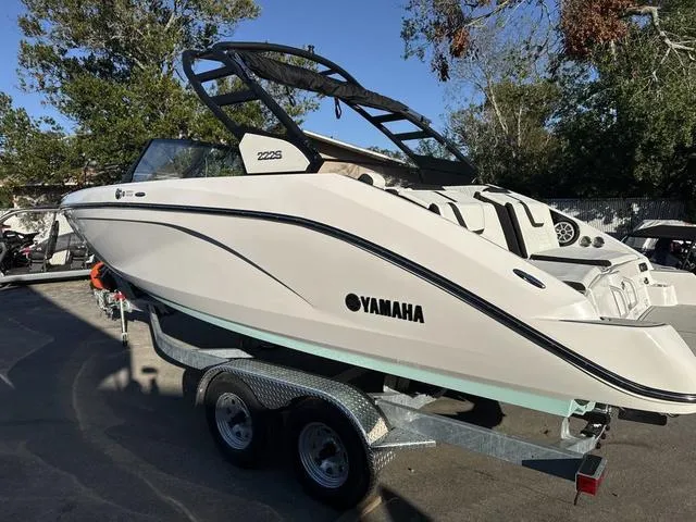 Slide: The Image of Yamaha 222S-WHITE-GALVANIZED 2025 - 7