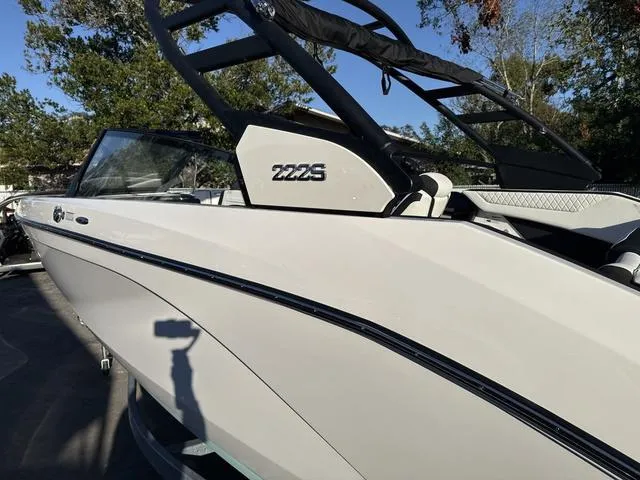 Slide: The Image of Yamaha 222S-WHITE-GALVANIZED 2025 - 8