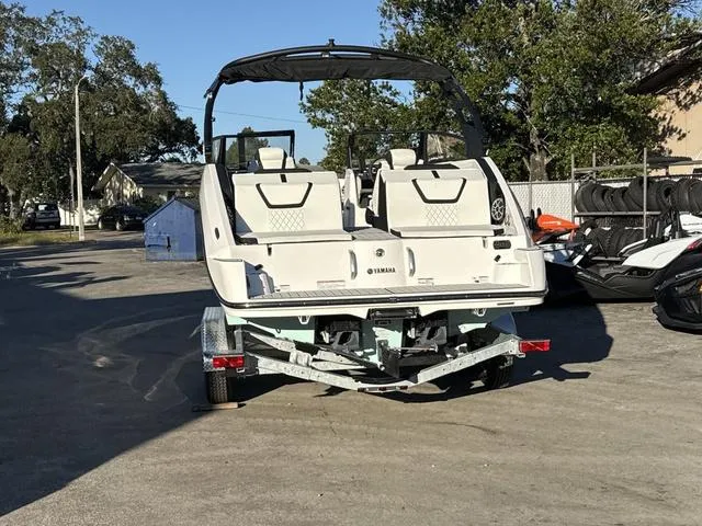 Slide: The Image of Yamaha 222S-WHITE-GALVANIZED 2025 - 9