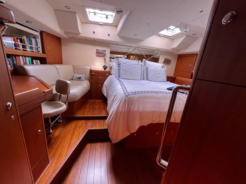 Slide: The Image of Owner's cabin - 37