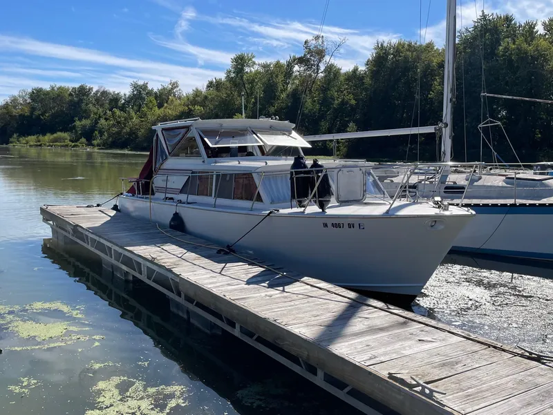 Slide: The Image of 1972 Marinette 28' Express For Sale - 3